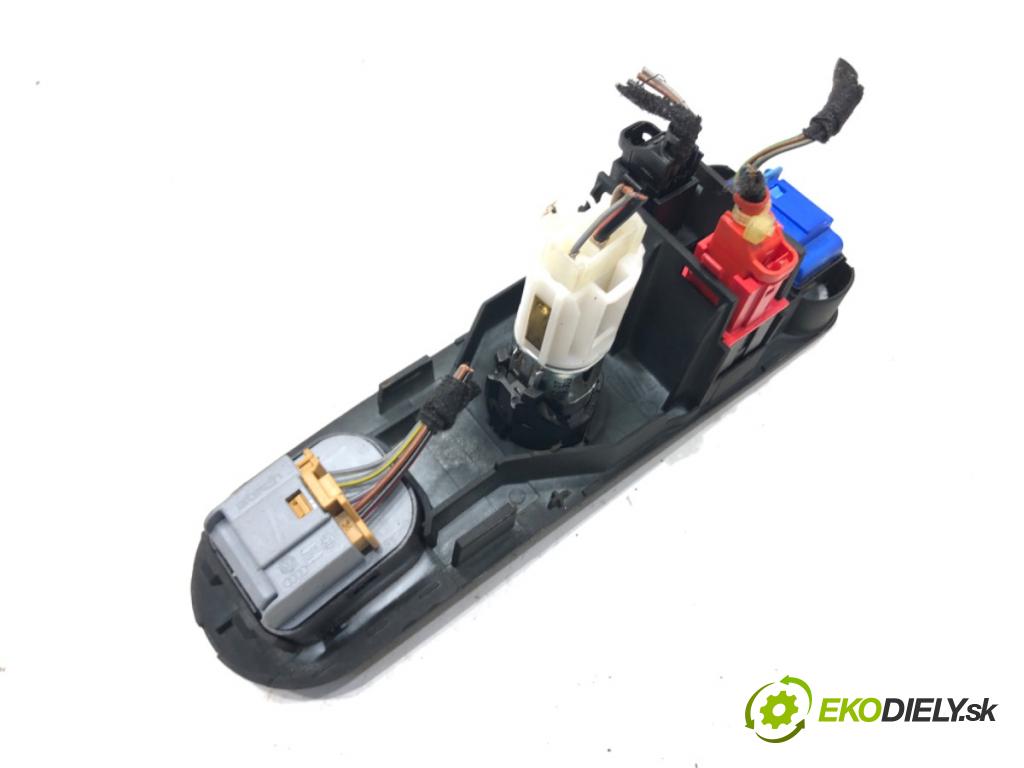 SEAT LEON (1P1) 2005 - 2013    1.9 TDI 77 kW [105 KM] olej napędowy 2005 - 2010  Prepínač nastavenia spätných zrkadiel 5P0959565 (Prepínače, spínače, tlačidlá a ovládače kúrenia)