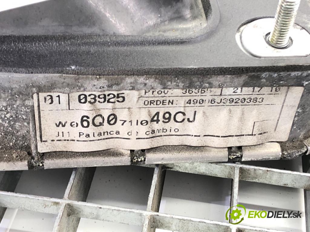 SEAT IBIZA IV (6J5, 6P1) 2008 - 2017    1.6 TDI 66 kW [90 KM] olej napędowy 2009 - 2015  Kulisa 6Q0711049CJ (Rýchlostné páky / kulisy)