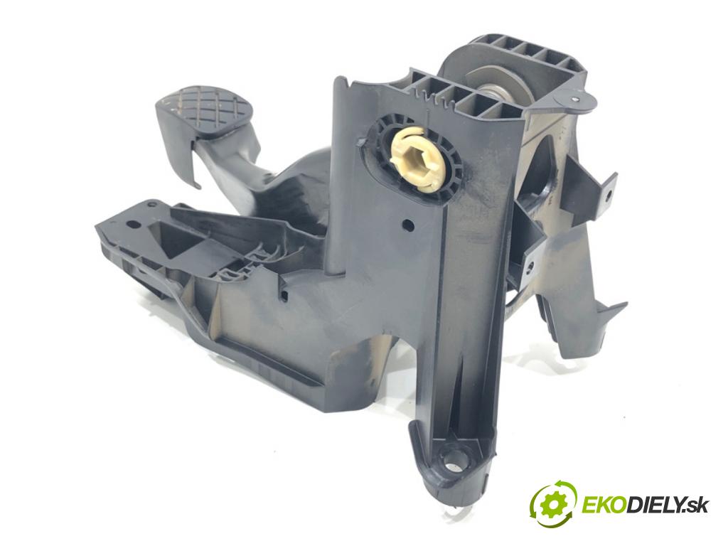 VW PASSAT B8 (3G2, CB2) 2014 - 2022    1.4 TSI 110 kW [150 KM] benzyna 2014 - 2022  PEDÁL: manuálne 5Q1721059FB (Pedále)