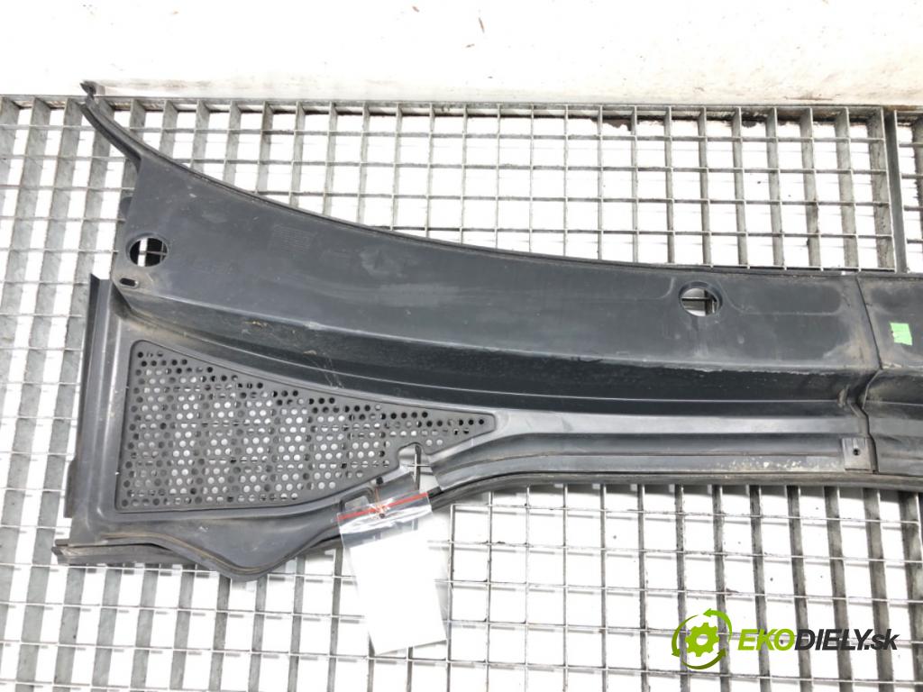 VW PASSAT B8 (3G2, CB2) 2014 - 2022    1.4 TSI 110 kW [150 KM] benzyna 2014 - 2022  Torpédo, plast pod čelné okno 3G1819404B (Torpéda)