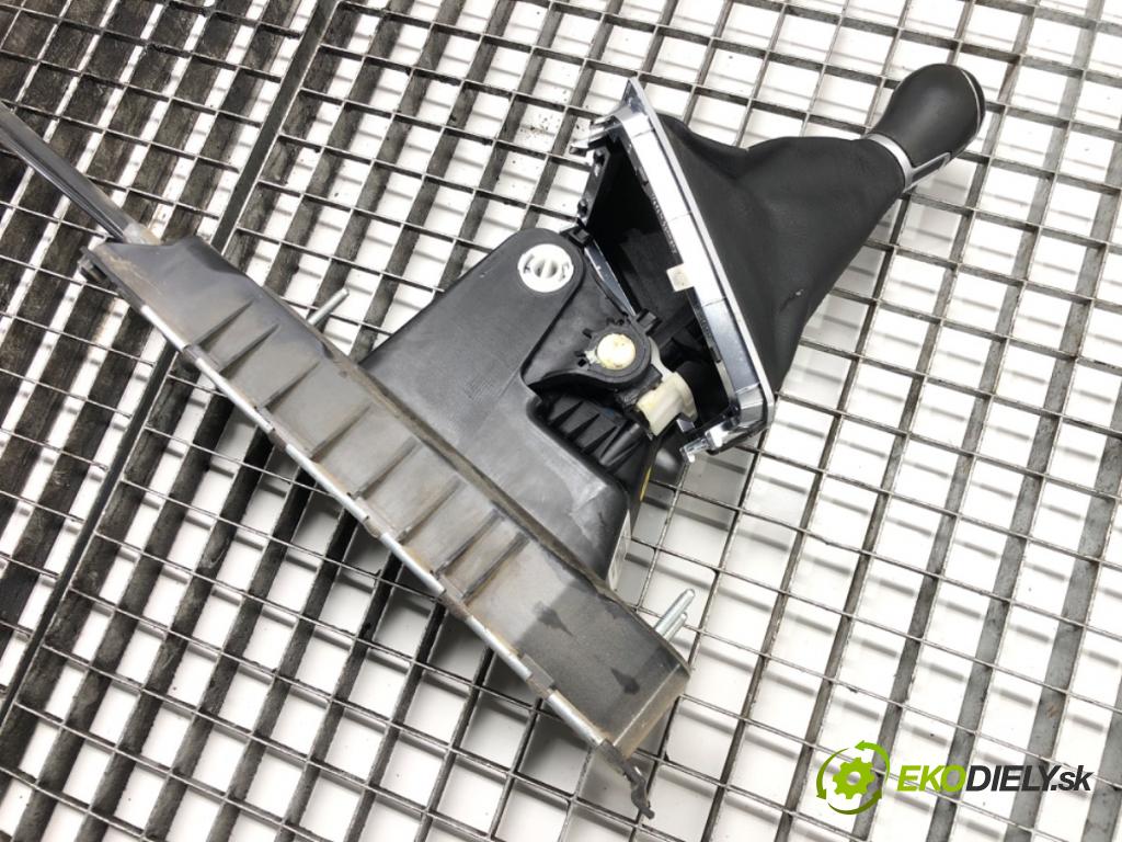 VW PASSAT B8 (3G2, CB2) 2014 - 2022    1.4 TSI 110 kW [150 KM] benzyna 2014 - 2022  Kulisa 3Q0711049G (Rýchlostné páky / kulisy)