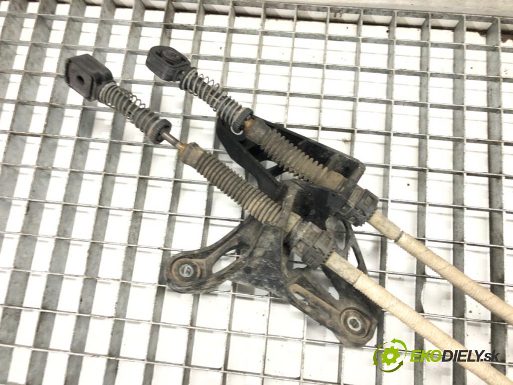 VW PASSAT B8 (3G2, CB2) 2014 - 2022    1.4 TSI 110 kW [150 KM] benzyna 2014 - 2022  Kulisa 3Q0711049G (Rýchlostné páky / kulisy)