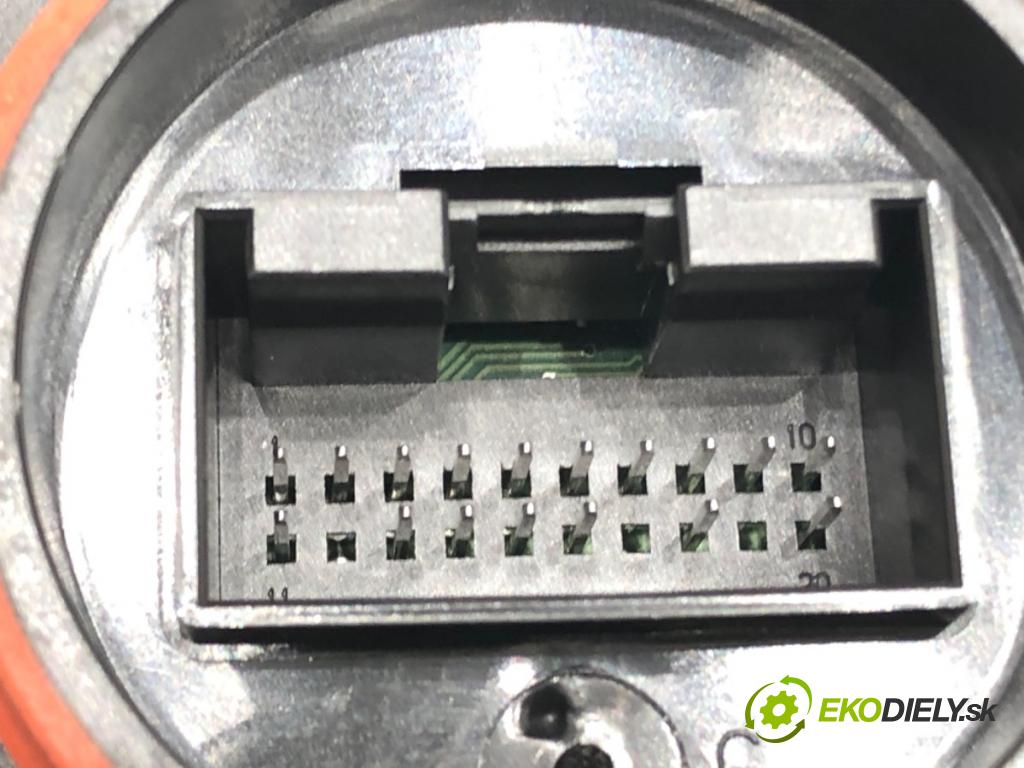 VW PASSAT B8 (3G2, CB2) 2014 - 2022    1.4 TSI 110 kW [150 KM] benzyna 2014 - 2022  Menič XENON 4G0907697F (Riadiace jednotky xenónu)