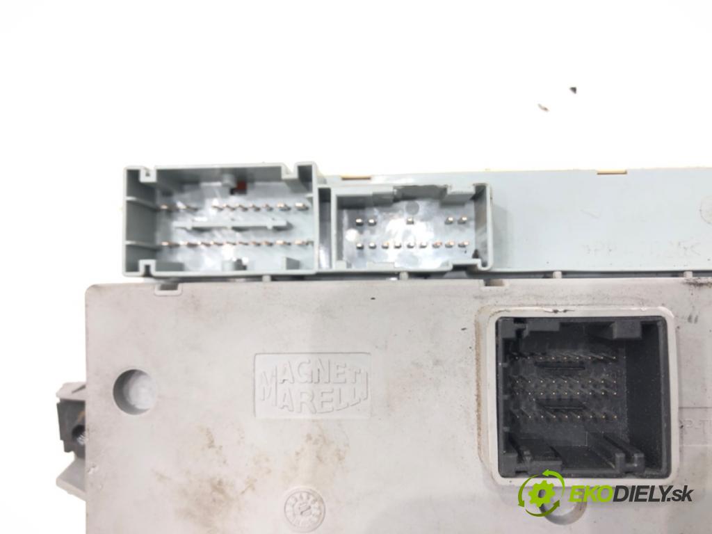 FIAT BRAVO II (198_) 2006 - 2022    1.9 D Multijet (198AXB1A) 88 kW [120 KM] olej napędowy 2007 - 2014  modul BSI  (Pojistkové skříňky)