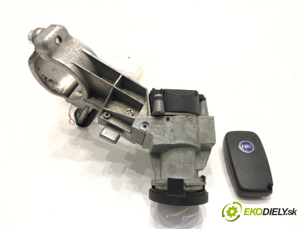 FIAT GRANDE PUNTO (199_) 2005 - 2022    1.4 (199AXB11, 199AXB1A, 199BXB1A, 199AXL1A) 57 kW [77 KM] benzyna 2005 - 2015  spinačka 51749998 (Spínacie skrinky a kľúče)