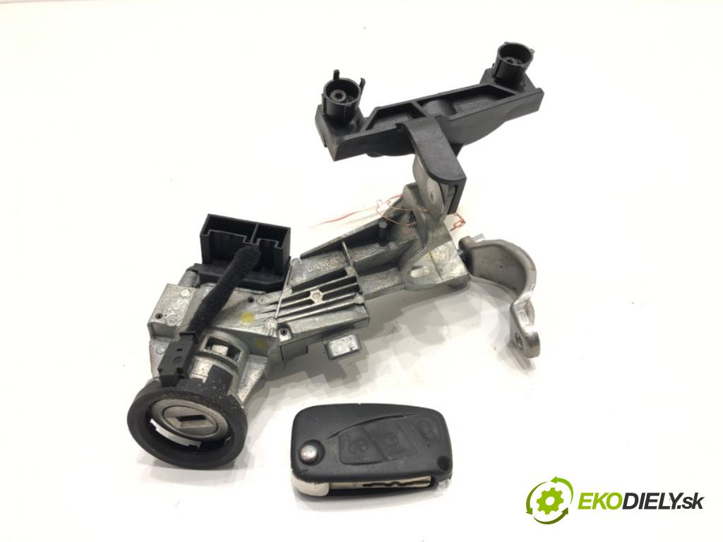 FIAT GRANDE PUNTO (199_) 2005 - 2022    1.4 (199AXB11, 199AXB1A, 199BXB1A, 199AXL1A) 57 kW [77 KM] benzyna 2005 - 2015  spinačka 51749998 (Spínacie skrinky a kľúče)