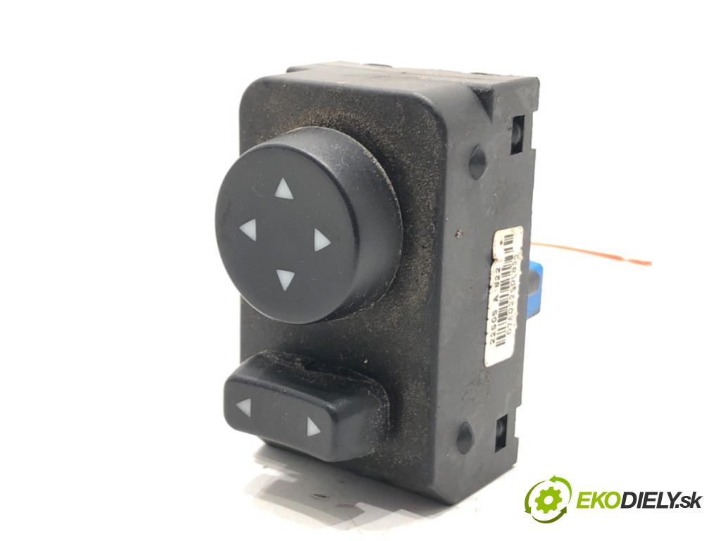 FIAT GRANDE PUNTO (199_) 2005 - 2022    1.4 (199AXB11, 199AXB1A, 199BXB1A, 199AXL1A) 57 kW [77 KM] benzyna 2005 - 2015  Prepínač nastavenia spätných zrkadiel  (Prepínače, spínače, tlačidlá a ovládače kúrenia)