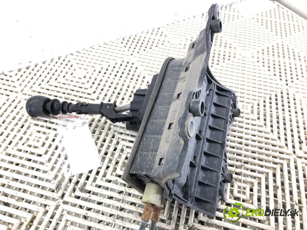 FIAT GRANDE PUNTO (199_) 2005 - 2022    1.4 (199AXB11, 199AXB1A, 199BXB1A, 199AXL1A) 57 kW [77 KM] benzyna 2005 - 2015  Kulisa 553485470 (Rýchlostné páky / kulisy)