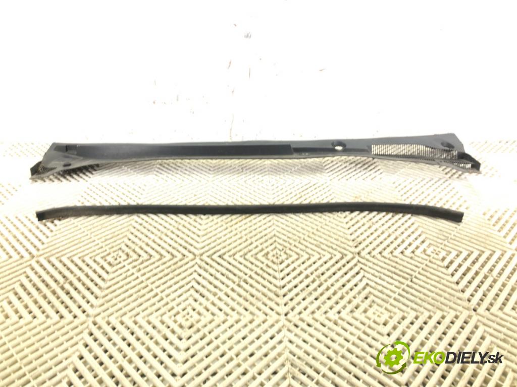 FIAT GRANDE PUNTO (199_) 2005 - 2022    1.4 (199AXB11, 199AXB1A, 199BXB1A, 199AXL1A) 57 kW [77 KM] benzyna 2005 - 2015  Torpédo, plast pod čelné okno 51748698 (Torpéda)