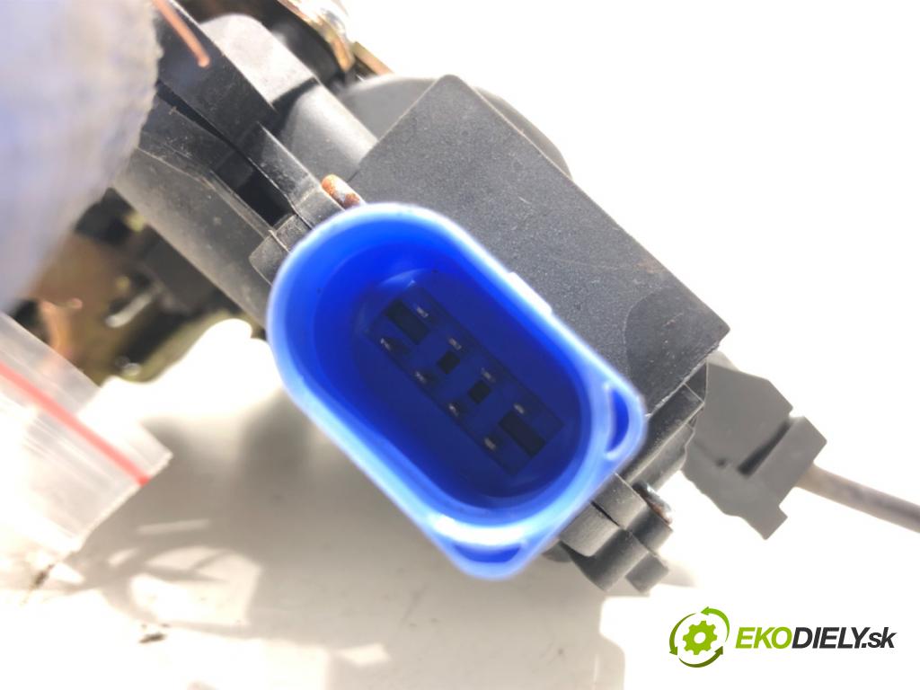 VW POLO (9N_, 9A_) 2001 - 2014    1.2 12V 47 kW [64 KM] benzyna 2001 - 2007  zámok dveře levý přední část 3B1837015AM
