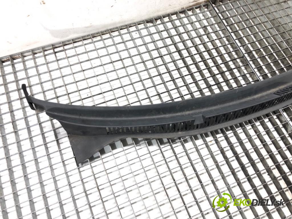 VW POLO (9N_, 9A_) 2001 - 2014    1.2 12V 47 kW [64 KM] benzyna 2001 - 2007  Torpédo, plast pod čelné okno 6Q1819415B (Torpéda)