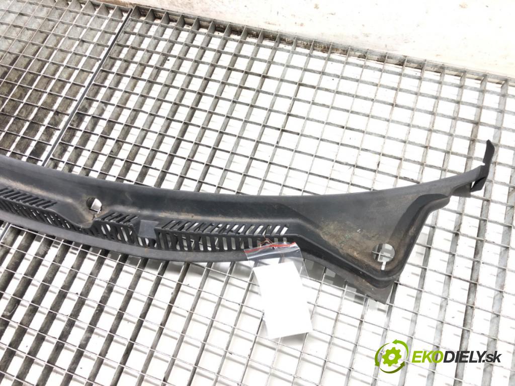 VW POLO (9N_, 9A_) 2001 - 2014    1.2 12V 47 kW [64 KM] benzyna 2001 - 2007  Torpédo, plast pod čelné okno 6Q1819415B (Torpéda)