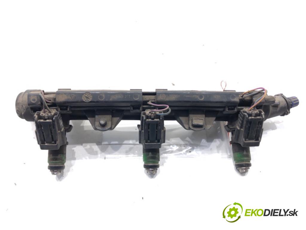 VW POLO (9N_, 9A_) 2001 - 2014    1.2 12V 47 kW [64 KM] benzyna 2001 - 2007  Lišta vstrekovacia 03E906031 (Vstrekovacie lišty)