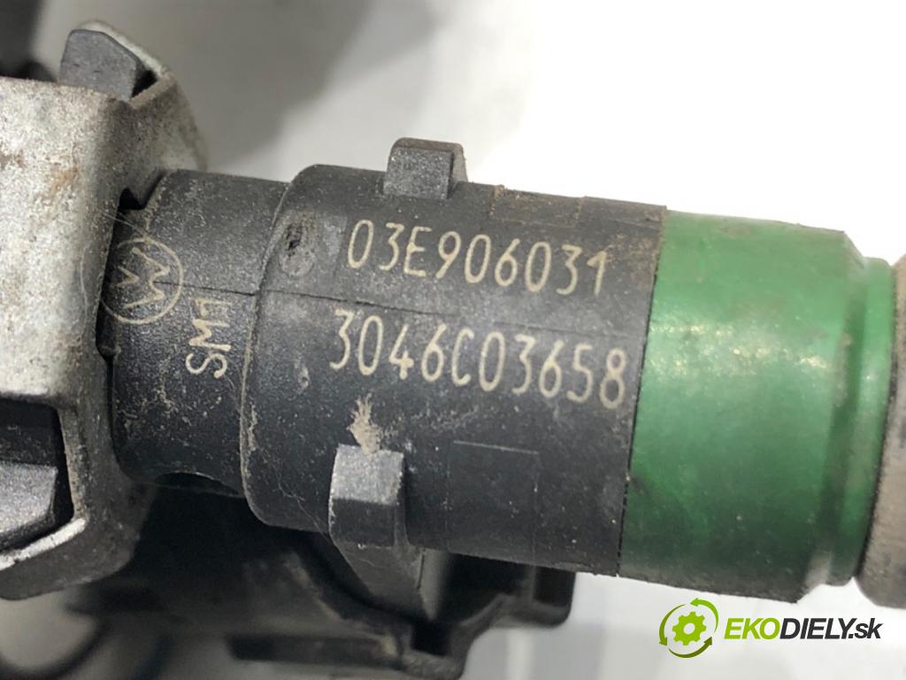 VW POLO (9N_, 9A_) 2001 - 2014    1.2 12V 47 kW [64 KM] benzyna 2001 - 2007  Lišta vstrekovacia 03E906031 (Vstrekovacie lišty)