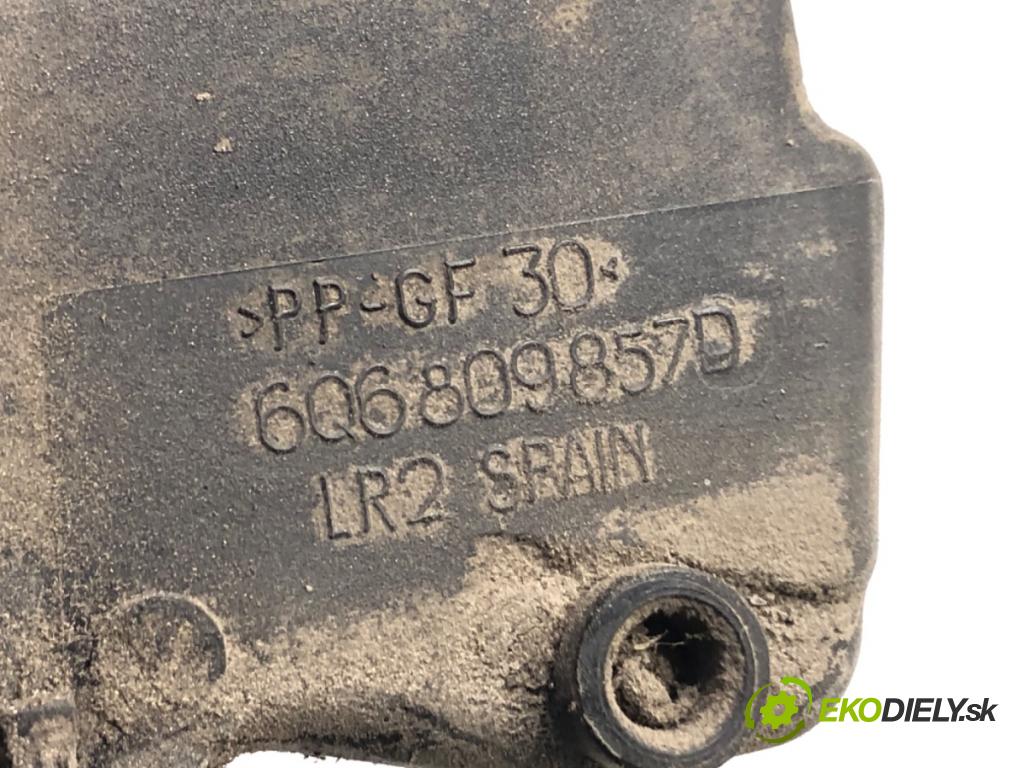 VW POLO (9N_, 9A_) 2001 - 2014    1.2 12V 47 kW [64 KM] benzyna 2001 - 2007  Dvierka nádrže paliva  (Ostatné)