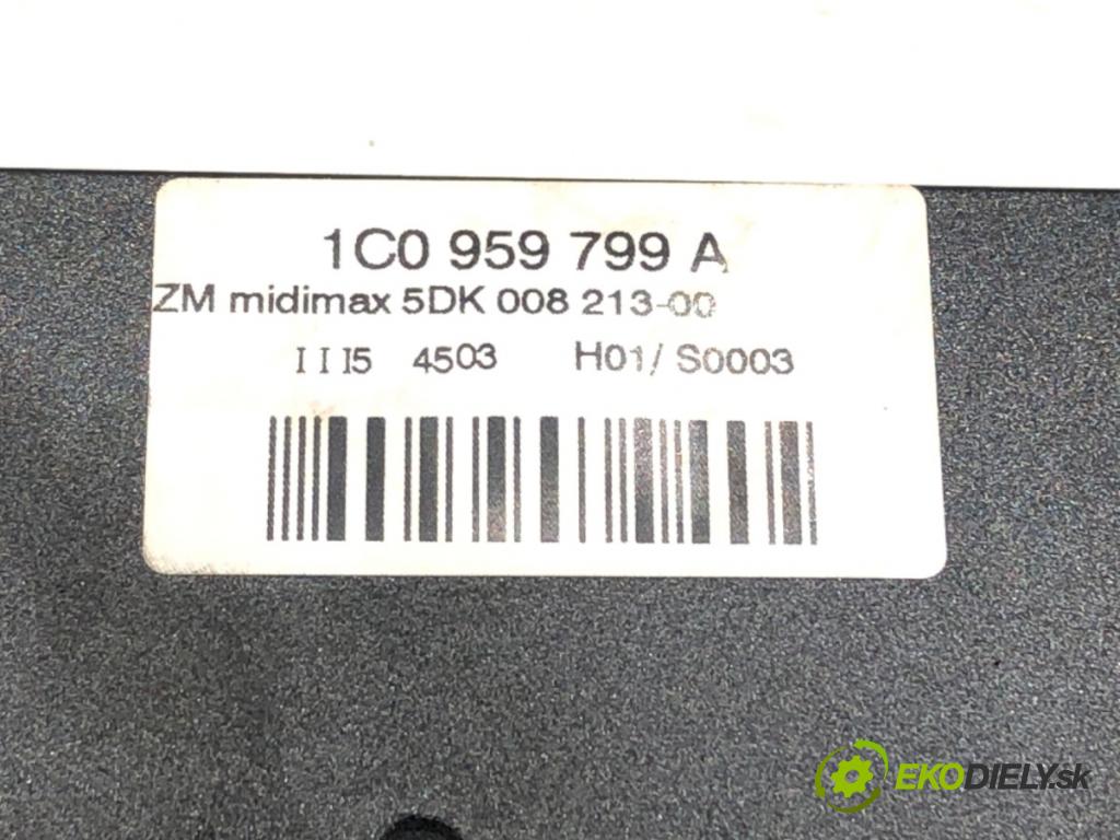VW PASSAT B5.5 (3B3) 2000 - 2005    1.6 75 kW [102 KM] benzyna 2000 - 2005  Modul komfortu 1C0959799A (Moduly komfortu)