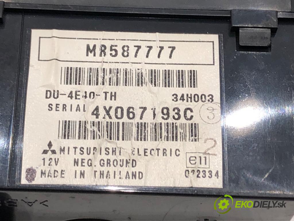 MITSUBISHI COLT VI (Z3_A, Z2_A) 2002 - 2012    1.5 DI-D 70 kW [95 KM] olej napędowy 2004 - 2012  Dislpej MR587777 (Prístrojové dosky, displeje)