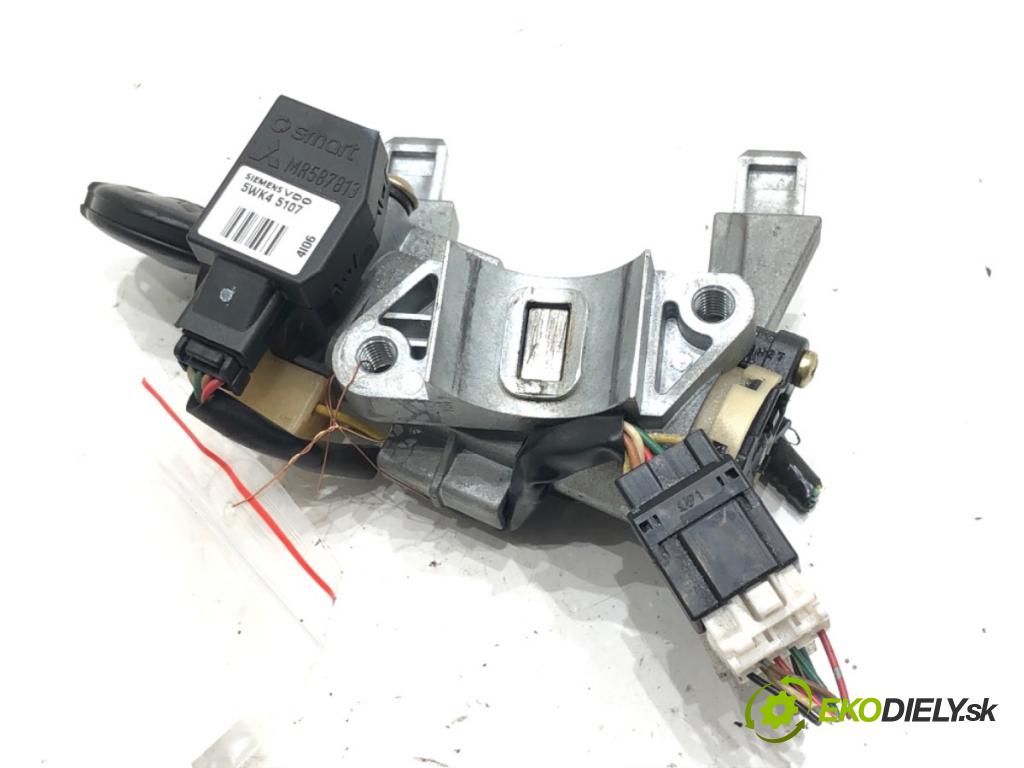 MITSUBISHI COLT VI (Z3_A, Z2_A) 2002 - 2012    1.5 DI-D 70 kW [95 KM] olej napędowy 2004 - 2012  spinačka MR955230 (Spínacie skrinky a kľúče)