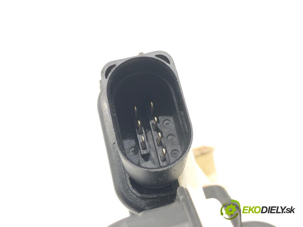 VW TIGUAN (5N_) 2007 - 2018    2.0 TDI 4motion 103 kW [140 KM] olej napędowy 2007 - 2018  zámok dveře levý přední část 5N1837015C