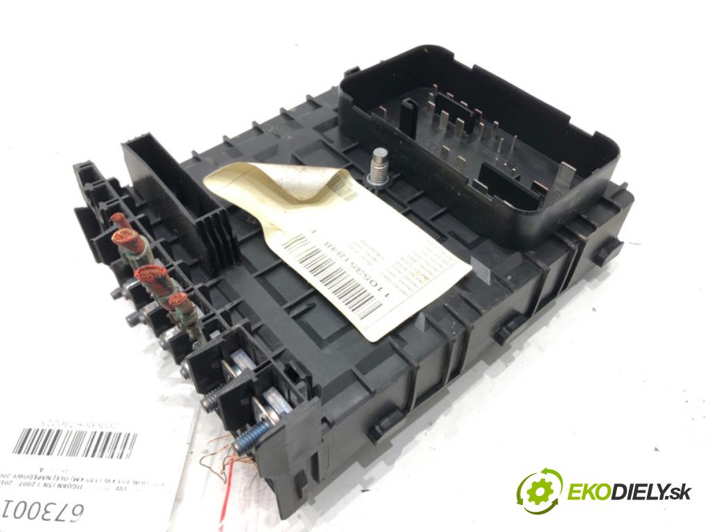 VW TIGUAN (5N_) 2007 - 2018    2.0 TDI 4motion 103 kW [140 KM] olej napędowy 2007 - 2018  skříňka poistková 1K0937125D (Pojistkové skříňky)