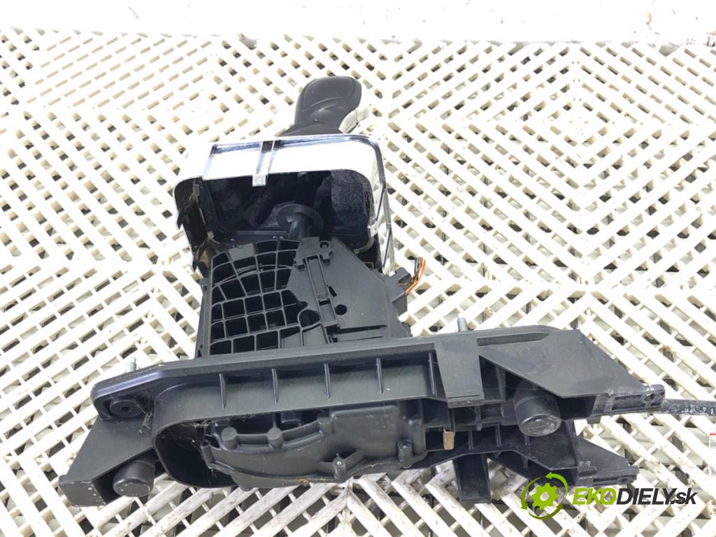 VW TIGUAN (5N_) 2007 - 2018    2.0 TDI 4motion 103 kW [140 KM] olej napędowy 2007 - 2018  Kulisa 5N1713025D (Rýchlostné páky / kulisy)