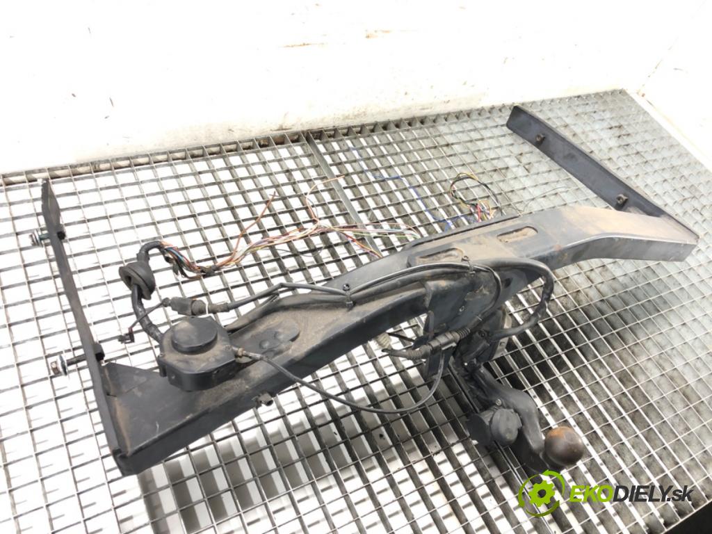 VW TIGUAN (5N_) 2007 - 2018    2.0 TDI 4motion 103 kW [140 KM] olej napędowy 2007 - 2018  Hák tažné zařízení 5N0803880Q (Tažná zařízení)