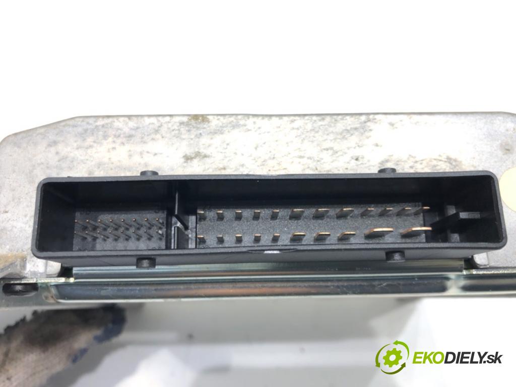 VW TIGUAN (5N_) 2007 - 2018    2.0 TDI 4motion 103 kW [140 KM] olej napędowy 2007 - 2018  Zosilňovač 5K0035456 (Zosilňovače)