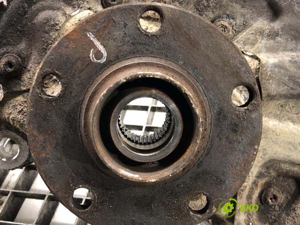 AUDI A4 B6 (8E2) 2000 - 2005    1.8 T 110 kW [150 KM] benzyna 2000 - 2002  náboj pravy predný