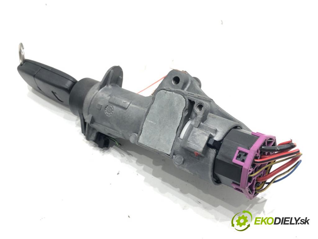 AUDI A4 B6 (8E2) 2000 - 2005    1.8 T 110 kW [150 KM] benzyna 2000 - 2002  spinačka 4B0905851C (Spínacie skrinky a kľúče)