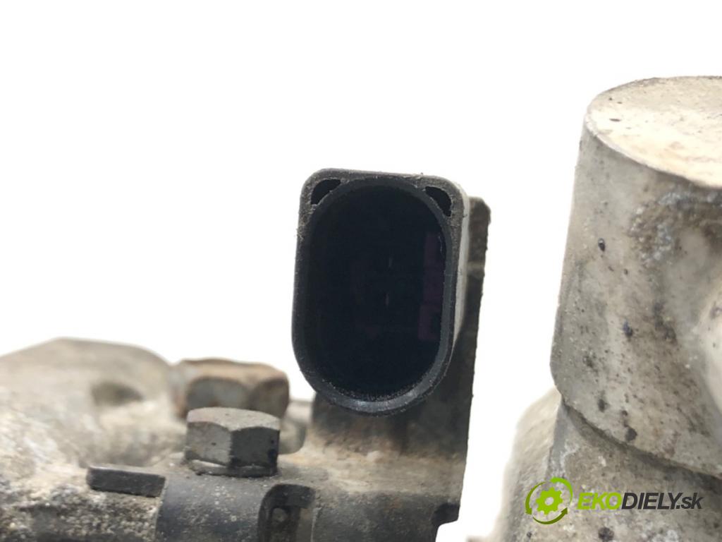 AUDI A4 B6 (8E2) 2000 - 2005    1.8 T 110 kW [150 KM] benzyna 2000 - 2002  Kompresor klimatizácie 447220-8413 (Kompresory klimatizácie)