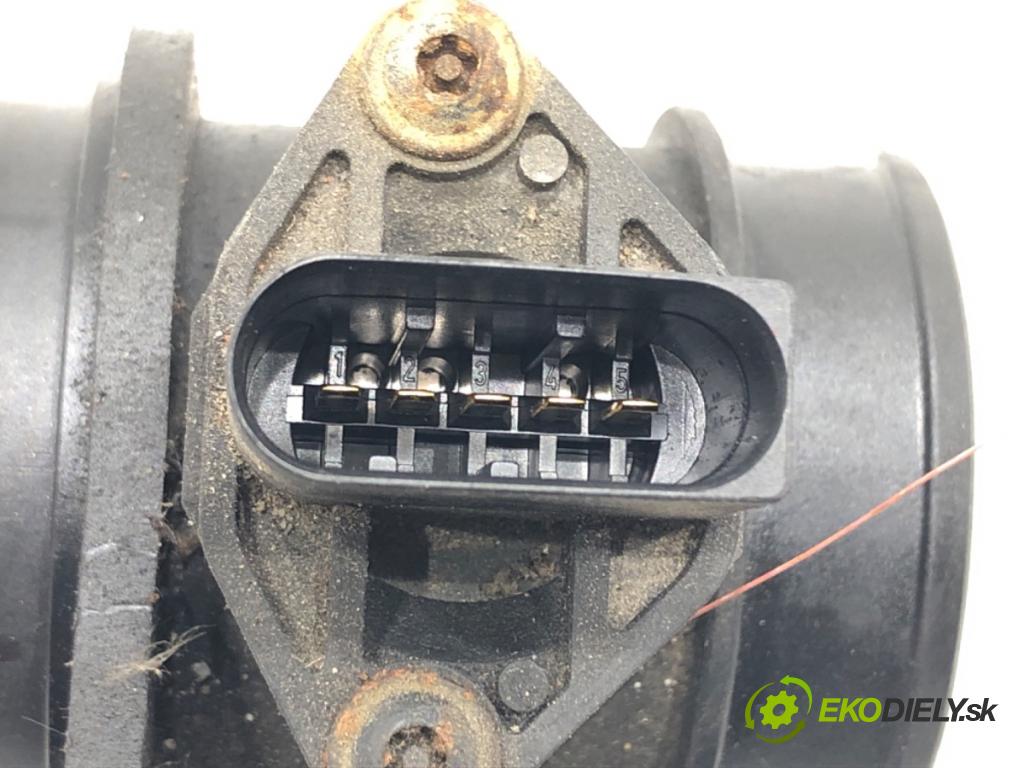 AUDI A4 B6 (8E2) 2000 - 2005    1.8 T 110 kW [150 KM] benzyna 2000 - 2002  Váha vzduchu 06A906461L (Váhy vzduchu)