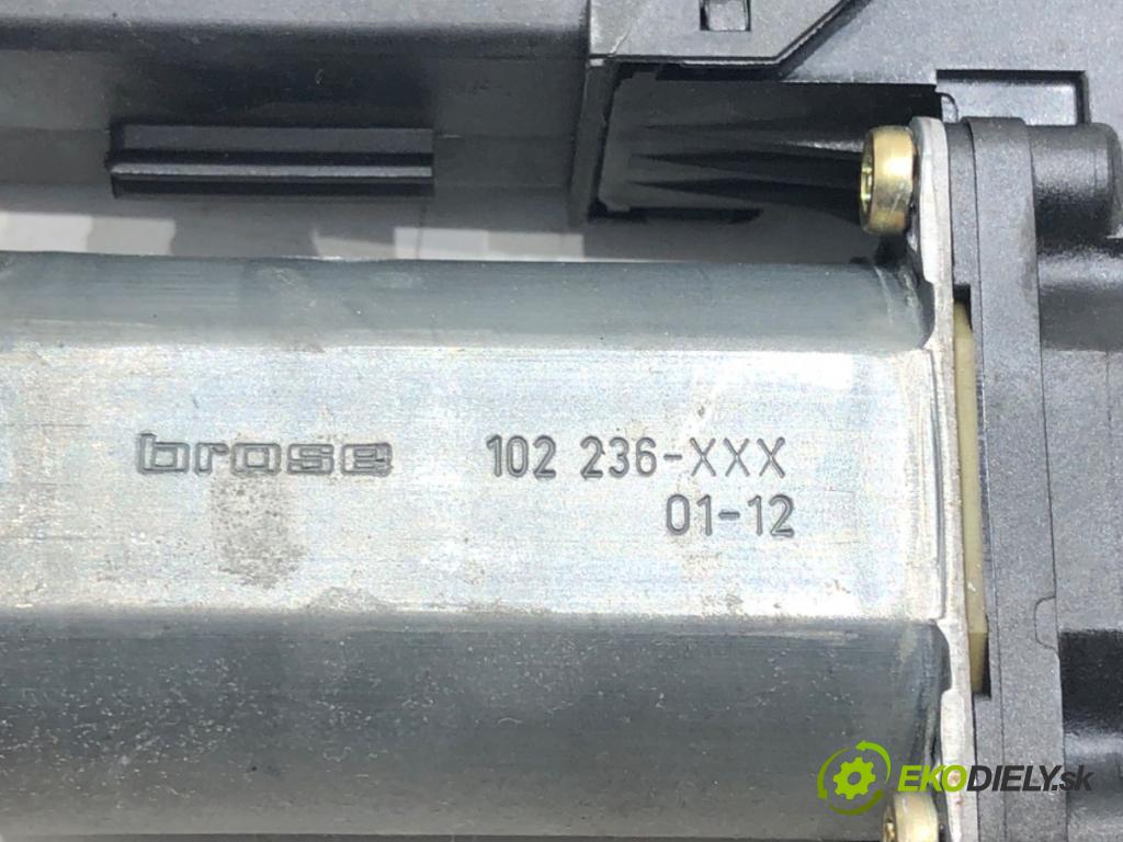 AUDI A4 B6 (8E2) 2000 - 2005    1.8 T 110 kW [150 KM] benzyna 2000 - 2002  motorek sťahovaní okna přední část pravý 8E2959802B (Ostatné)
