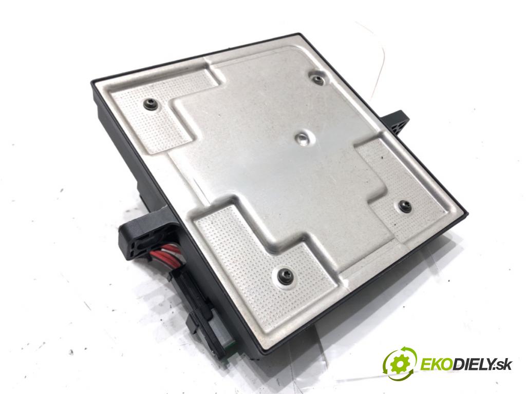 AUDI A4 B6 (8E2) 2000 - 2005    1.8 T 110 kW [150 KM] benzyna 2000 - 2002  Modul svetiel 8E0907279E (Ostatné)