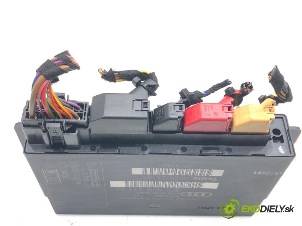 AUDI A4 B6 (8E2) 2000 - 2005    1.8 T 110 kW [150 KM] benzyna 2000 - 2002  Modul komfortu 8E0959433AJ (Moduly komfortu)