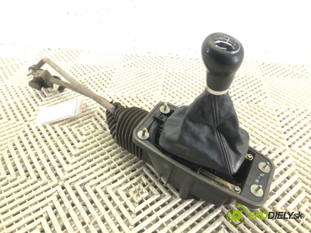 AUDI A4 B6 (8E2) 2000 - 2005    1.8 T 110 kW [150 KM] benzyna 2000 - 2002  Kulisa  (Rýchlostné páky / kulisy)