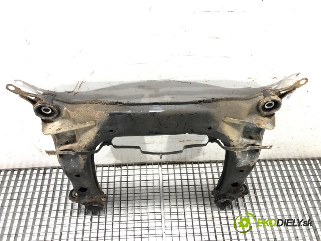 AUDI A4 B6 (8E2) 2000 - 2005    1.8 T 110 kW [150 KM] benzyna 2000 - 2002  výztuha pod motor  (Výztuhy přední)