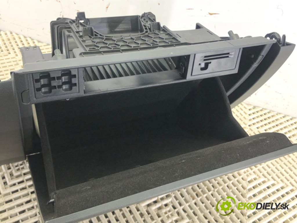 VW GOLF VII Variant (BA5, BV5) 2013 - 2022    1.5 TSI 96 kW [130 KM] benzyna 2017 - 2022  Priehradka, kastlík spolujazdca  (Priehradky, kastlíky)