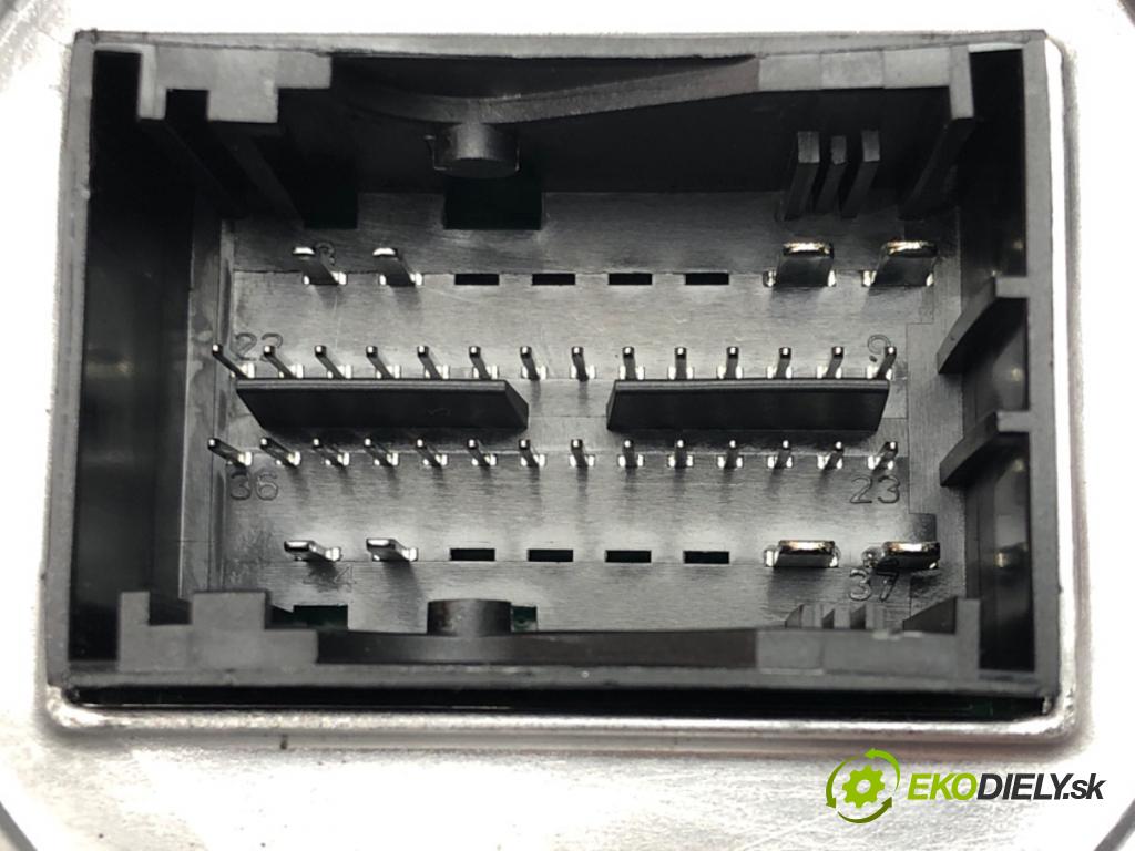 VW GOLF VII Variant (BA5, BV5) 2013 - 2022    1.5 TSI 96 kW [130 KM] benzyna 2017 - 2022  Menič XENON 7P5941591AD (Riadiace jednotky xenónu)