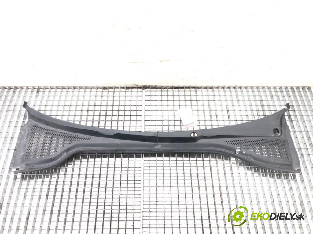 VW GOLF VII Variant (BA5, BV5) 2013 - 2022    1.5 TSI 96 kW [130 KM] benzyna 2017 - 2022  Torpédo, plast pod čelné okno 5G1819403B (Torpéda)