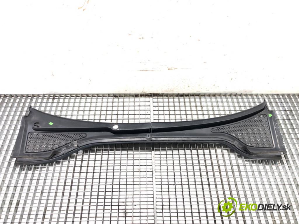 VW GOLF VII Variant (BA5, BV5) 2013 - 2022    1.5 TSI 96 kW [130 KM] benzyna 2017 - 2022  Torpédo, plast pod čelné okno 5G1819403B (Torpéda)