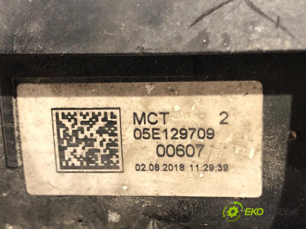 VW GOLF VII Variant (BA5, BV5) 2013 - 2022    1.5 TSI 96 kW [130 KM] benzyna 2017 - 2022  Potrubie sacie, sanie 05E129709 (Sacie potrubia)