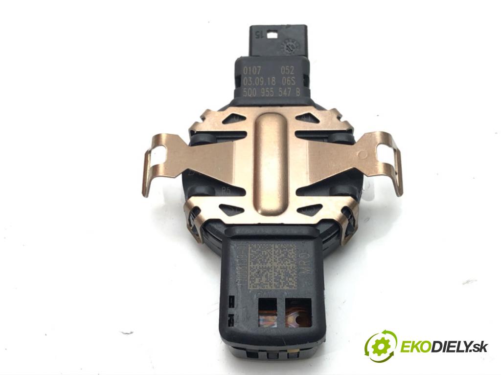 VW GOLF VII Variant (BA5, BV5) 2013 - 2022    1.5 TSI 96 kW [130 KM] benzyna 2017 - 2022  Snímač dažďa 5Q0955547B (Snímače dažďa)