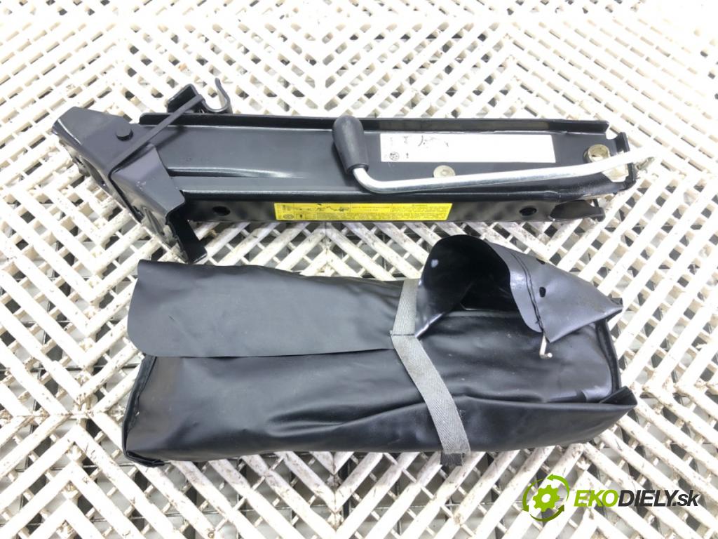 VW TIGUAN (5N_) 2007 - 2018    2.0 TDI 4motion 103 kW [140 KM] olej napędowy 2007 - 2018  Súprava naradí Mechanizmus  (Ostatné)