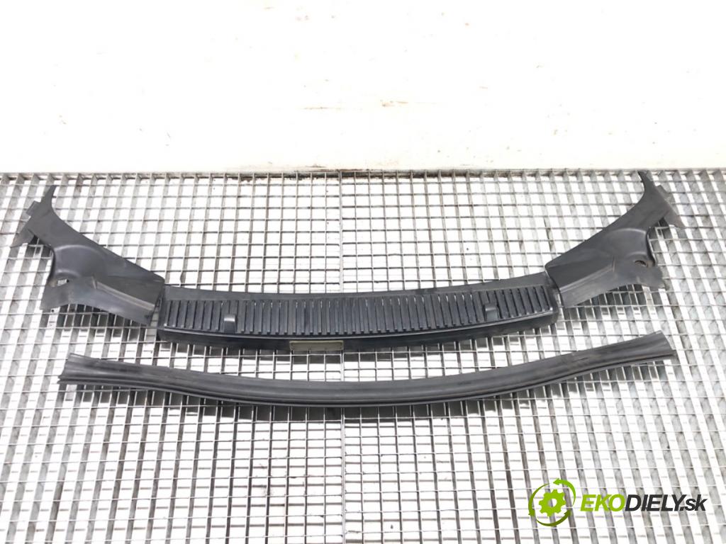 SEAT ALHAMBRA (7V8, 7V9) 1996 - 2010    1.9 TDI 66 kW [90 KM] olej napędowy 1996 - 2010  torpédo plast pod čelní okno 7M3853185B (Torpéda)