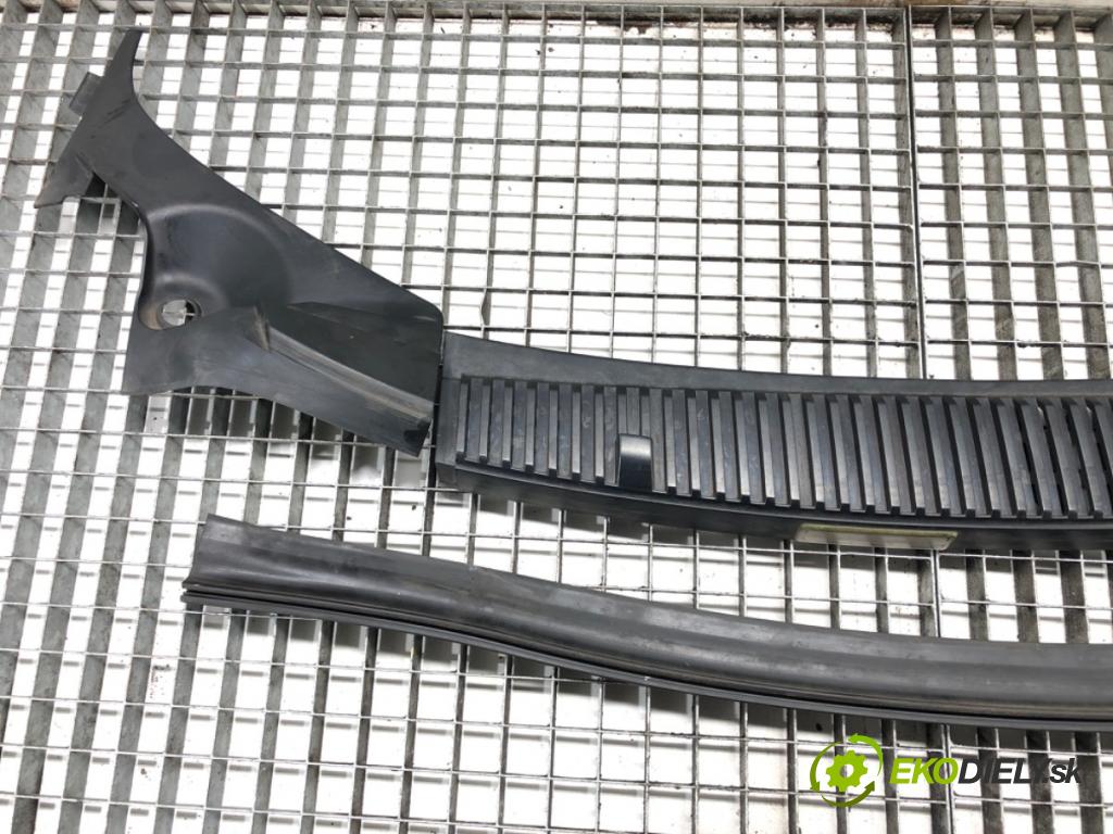 SEAT ALHAMBRA (7V8, 7V9) 1996 - 2010    1.9 TDI 66 kW [90 KM] olej napędowy 1996 - 2010  torpédo plast pod čelní okno 7M3853185B (Torpéda)