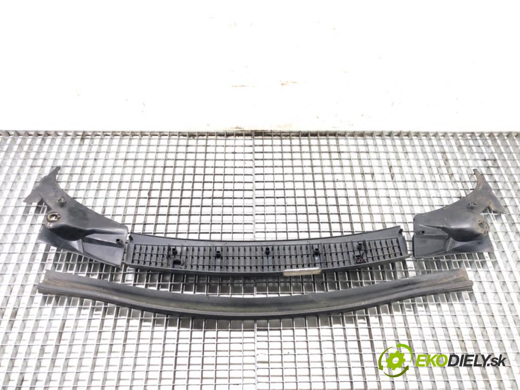 SEAT ALHAMBRA (7V8, 7V9) 1996 - 2010    1.9 TDI 66 kW [90 KM] olej napędowy 1996 - 2010  torpédo plast pod čelní okno 7M3853185B (Torpéda)