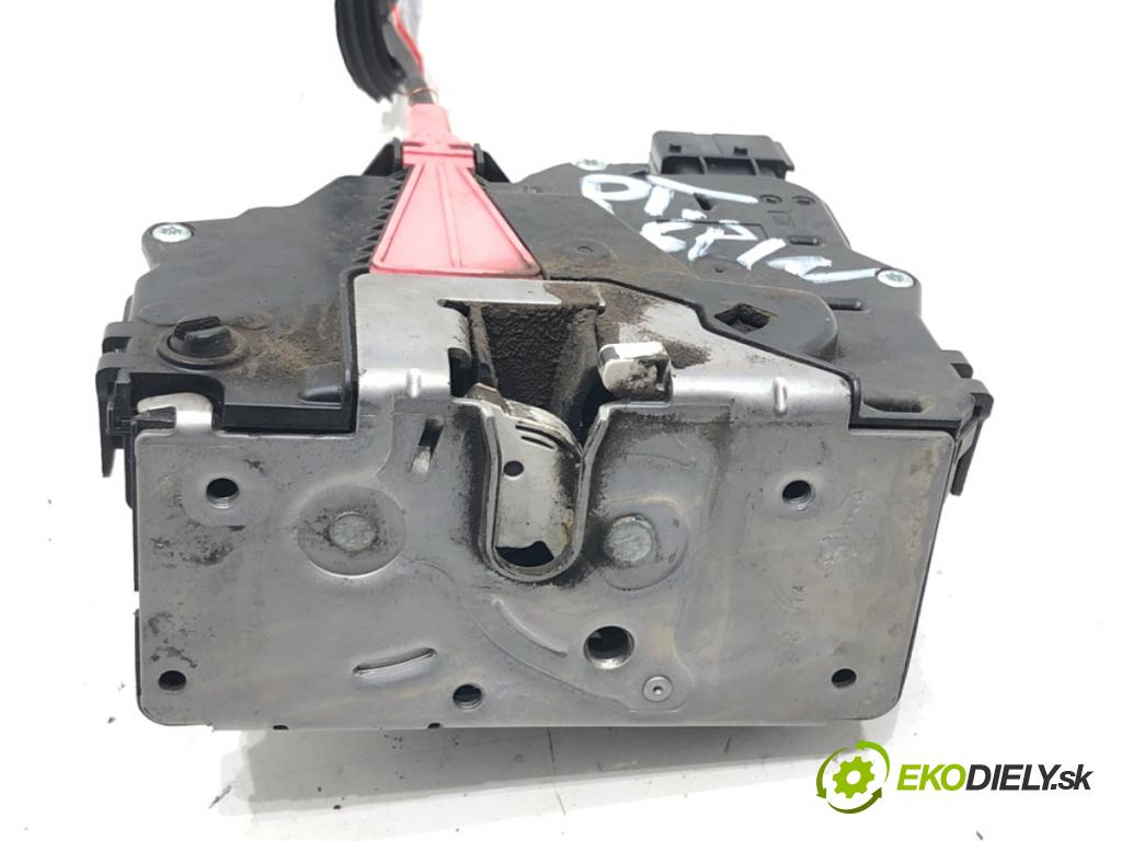 OPEL CORSA E (X15) 2014 - 2022    1.4 (08, 68) 66 kW [90 KM] benzyna 2014 - 2022  zámok dveře pravý zadní část 13431845