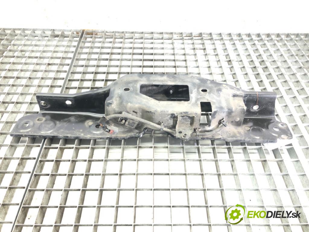 OPEL CORSA E (X15) 2014 - 2022    1.4 (08, 68) 66 kW [90 KM] benzyna 2014 - 2022  Výstuha horná  (Výstuhy)
