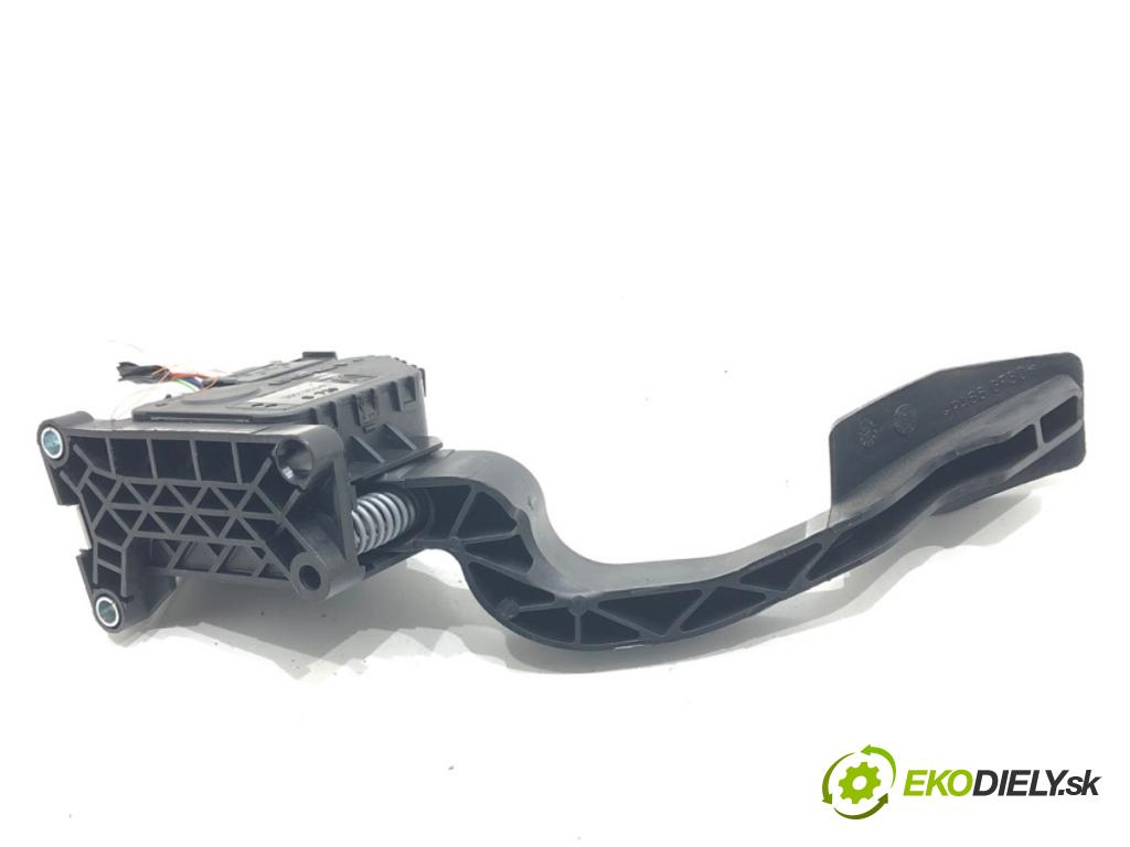 OPEL CORSA E (X15) 2014 - 2022    1.4 (08, 68) 66 kW [90 KM] benzyna 2014 - 2022  Potenciometer plynu 39238341 (Pedále)