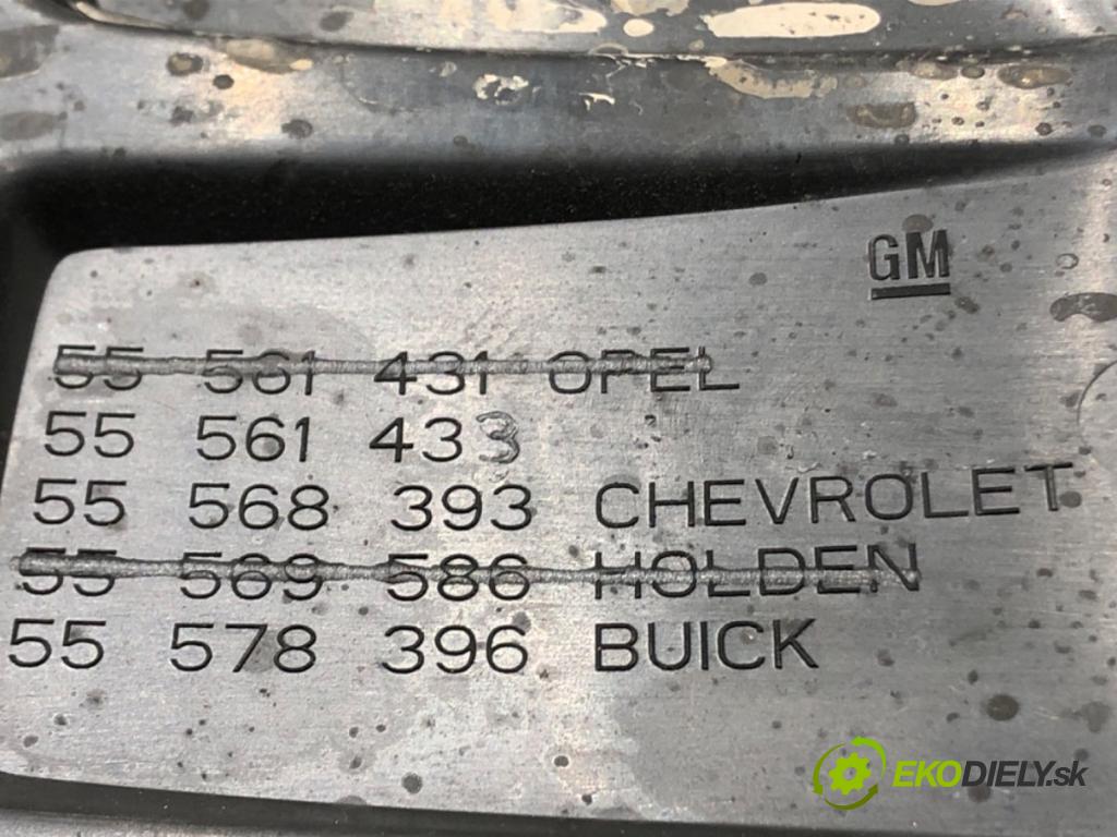 OPEL CORSA E (X15) 2014 - 2022    1.4 (08, 68) 66 kW [90 KM] benzyna 2014 - 2022  kryt motora 55561433 (Kryty motora)